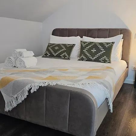 A Proa Do Moliceiro Canal - Salty Lagoon Views