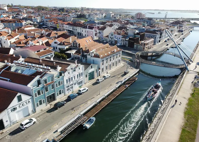 A Proa Do Moliceiro Canal - Salty Lagoon Views Авейру